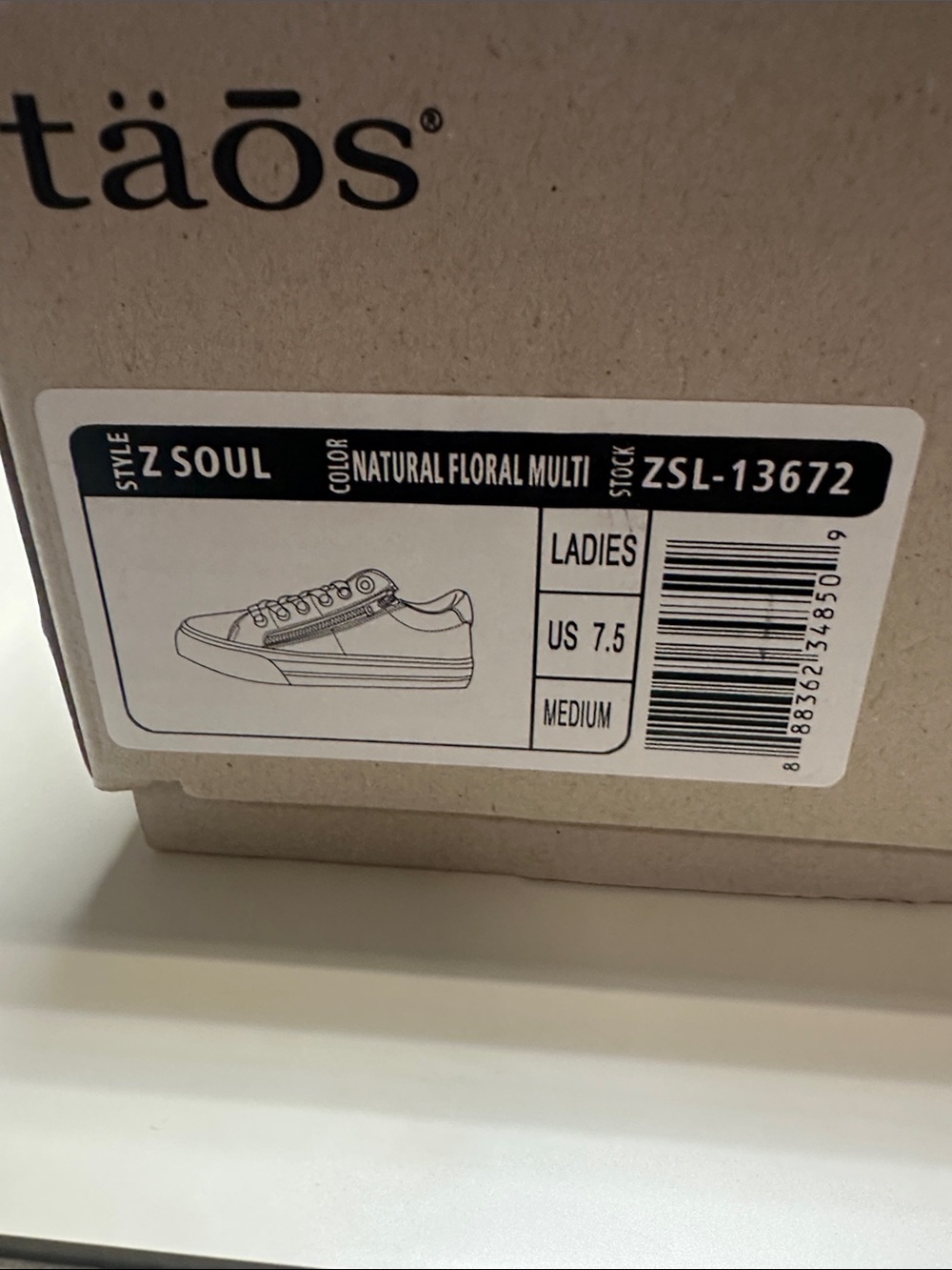 Taps Z Soul Natural Floral Zip-Accent Low Top Sneakers in Beige & White - Picture 10 of 11